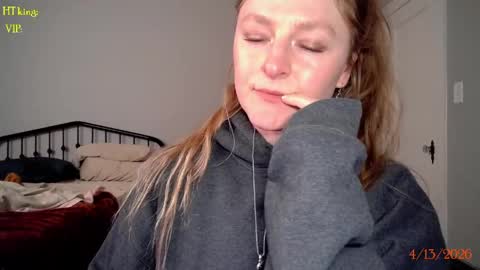 Snapshot of tatum__kahlo chatting on April 13, 2026, 4:01 pm TATUM ALL MY LINKS online show from April 13, 2026, 4:01 pm