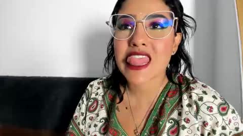 Snapshot of taty_gomez_ chatting on May 19, 2026, 3:35 am Tatiana Gomez online show from May 19, 2026, 3:35 am