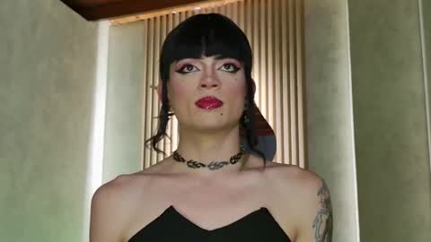 taurito___ online show from December 19, 2025, 11:01 pm