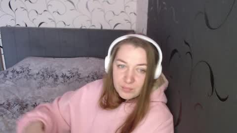 Snapshot of taxxxu chatting on April 1, 2026, 6:25 am Diana online show from April 1, 2026, 6:25 am