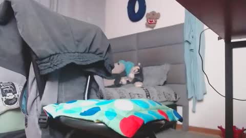 Snapshot of tayler_and_alina chatting on February 23, 2025, 3:24 am MARCELO MILK online show from February 23, 2025, 3:24 am