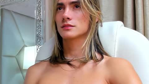 tayler_swift1 online show from January 18, 2025, 10:06 am