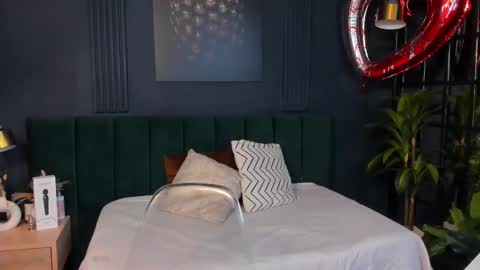 Taylor Bennet online show from March 2, 2025, 12:22 pm