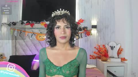 Snapshot of taylor_harveey chatting on November 1, 2025, 8:00 pm Taylor Harveey online show from November 1, 2025, 8:00 pm