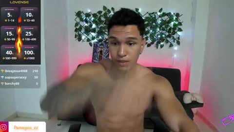 Snapshot of taylor_johnn chatting on December 7, 2024, 5:42 pm Penagos zz online show from December 7, 2024, 5:42 pm