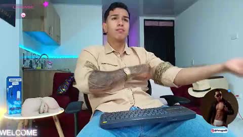 Snapshot of taylor_johnn chatting on October 5, 2025, 1:31 pm Penagos zz online show from October 5, 2025, 1:31 pm