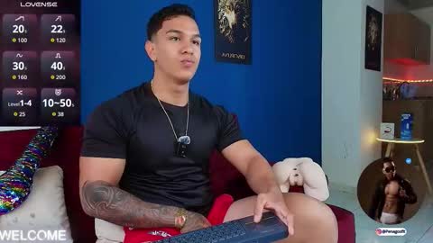 Snapshot of taylor_johnn chatting on November 21, 2025, 2:38 pm Penagos zz online show from November 21, 2025, 2:38 pm