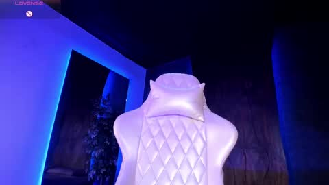 Snapshot of taylor_jonnees chatting on October 4, 2025, 4:38 pm Taylor Help me to get 100 thumbs up online show from October 4, 2025, 4:38 pm