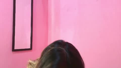 taylor lii0425 online show from April 23, 2026, 9:28 pm