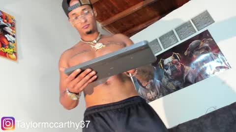 Snapshot of taylor_mccarthy_1 chatting on January 8, 2025, 1:32 am Taylor Mccarthy online show from January 8, 2025, 1:32 am