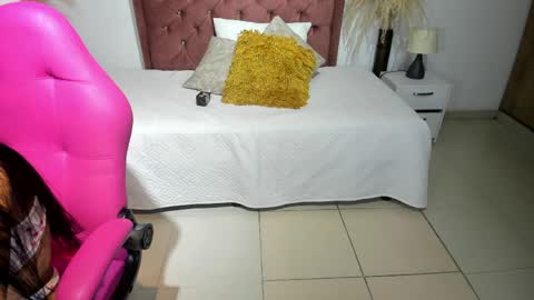 Snapshot of taylor_ross_ chatting on April 27, 2026, 1:42 pm Tay online show from April 27, 2026, 1:42 pm