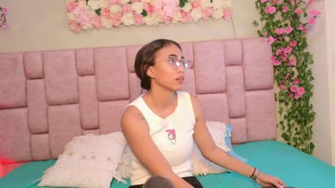 taylorcollinss online show from May 29, 2026, 2:15 pm