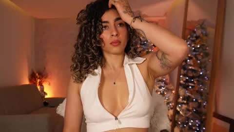 Snapshot of taylormich1 chatting on December 19, 2025, 7:10 pm taylormichell online show from December 19, 2025, 7:10 pm