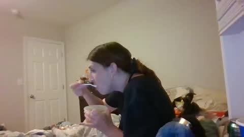 Snapshot of taylorslay chatting on May 6, 2026, 12:41 am taylorslay online show from May 6, 2026, 12:41 am