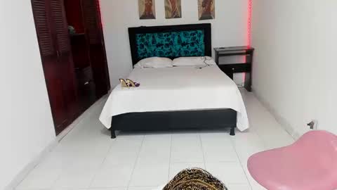 Snapshot of taylorslims chatting on February 20, 2025, 1:08 pm taylorslims online show from February 20, 2025, 1:08 pm