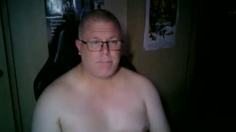 Snapshot of taylz chatting on May 18, 2026, 2:12 pm taylz online show from May 18, 2026, 2:12 pm