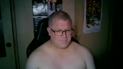 Snapshot of taylz chatting on May 23, 2026, 2:21 pm taylz online show from May 23, 2026, 2:21 pm