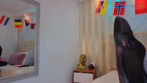 tayra online show from June 30, 2026, 6:42 pm