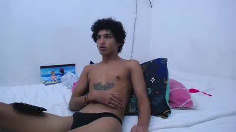 Snapshot of tayronx33 chatting on December 22, 2024, 8:47 pm Tayron online show from December 22, 2024, 8:47 pm