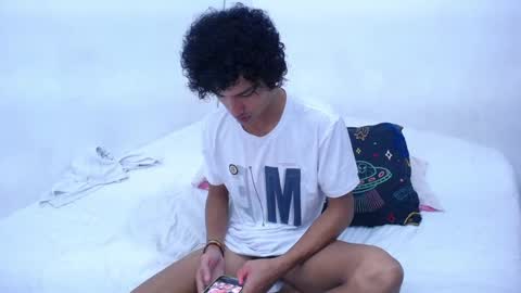 Snapshot of tayronx33 chatting on December 23, 2024, 3:55 pm Tayron online show from December 23, 2024, 3:55 pm