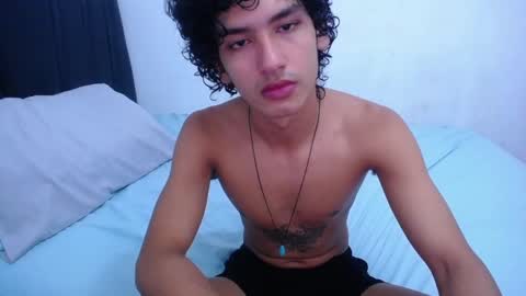 Snapshot of tayronx33 chatting on January 21, 2025, 1:08 am Tayron online show from January 21, 2025, 1:08 am