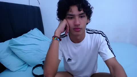 Snapshot of tayronx33 chatting on January 29, 2025, 4:52 pm Tayron online show from January 29, 2025, 4:52 pm