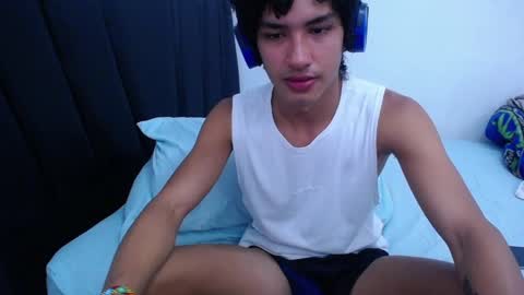 Snapshot of tayronx33 chatting on February 1, 2025, 12:29 am Tayron online show from February 1, 2025, 12:29 am