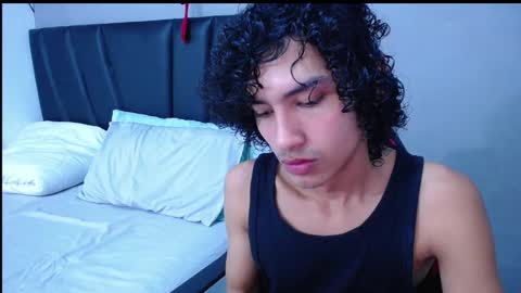 Snapshot of tayronx33 chatting on November 3, 2025, 5:47 pm Tayron online show from November 3, 2025, 5:47 pm