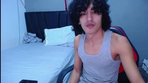 Snapshot of tayronx33 chatting on December 5, 2025, 5:42 pm Tayron online show from December 5, 2025, 5:42 pm