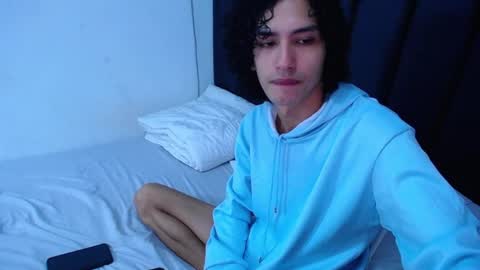 Snapshot of tayronx33 chatting on January 5, 2026, 5:27 pm Tayron online show from January 5, 2026, 5:27 pm