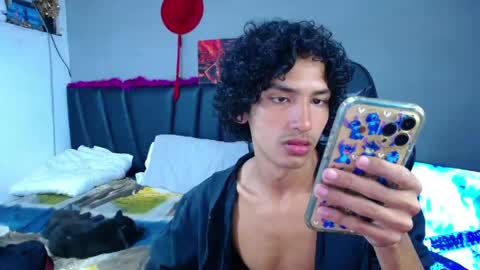 Snapshot of tayronx33 chatting on May 27, 2026, 3:31 pm Tayron online show from May 27, 2026, 3:31 pm