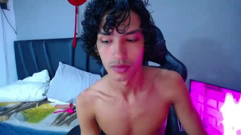 Snapshot of tayronx33 chatting on June 6, 2026, 3:06 pm Tayron online show from June 6, 2026, 3:06 pm