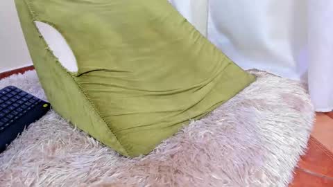 Snapshot of taysonysasha chatting on November 8, 2025, 9:02 pm ask for cum online show from November 8, 2025, 9:02 pm