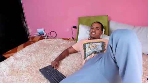 Snapshot of taysonysasha chatting on December 14, 2025, 9:08 pm ask for cum online show from December 14, 2025, 9:08 pm