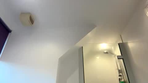 tboywand online show from April 17, 2026, 6:33 pm