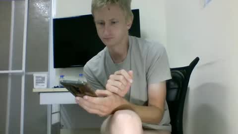 Snapshot of tcute0 chatting on October 5, 2025, 8:40 pm tcute0 online show from October 5, 2025, 8:40 pm