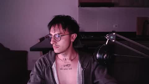 Teo independent model online show from January 6, 2026, 3:32 am