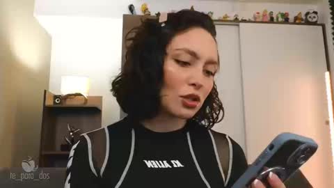 Snapshot of te_para_dos chatting on September 15, 2025, 4:40 pm Leo and Luna online show from September 15, 2025, 4:40 pm