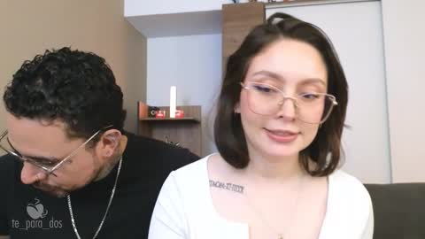 Snapshot of te_para_dos chatting on October 4, 2025, 3:21 pm Leo and Luna online show from October 4, 2025, 3:21 pm