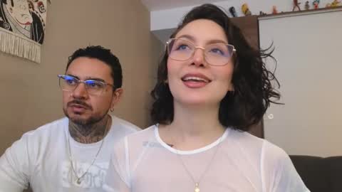 Snapshot of te_para_dos chatting on October 7, 2025, 3:42 pm Leo and Luna online show from October 7, 2025, 3:42 pm