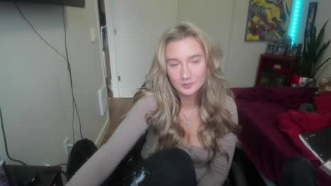 Snapshot of teamtragic chatting on January 10, 2025, 11:08 pm Katy online show from January 10, 2025, 11:08 pm