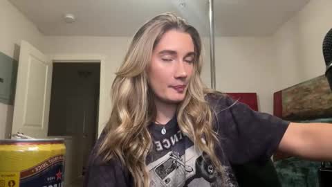 Snapshot of teamtragic chatting on October 17, 2025, 2:48 am Katy online show from October 17, 2025, 2:48 am