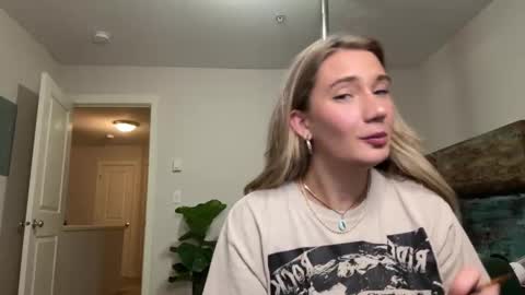 Snapshot of teamtragic chatting on October 24, 2025, 2:52 am Katy online show from October 24, 2025, 2:52 am