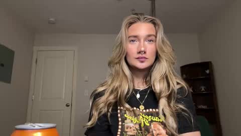 Snapshot of teamtragic chatting on November 16, 2025, 3:23 am Katy online show from November 16, 2025, 3:23 am