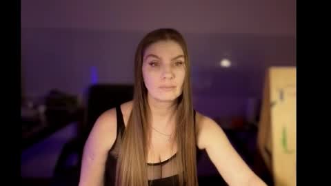 teasingelly online show from November 3, 2025, 2:18 pm