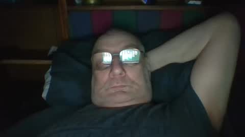 Snapshot of tebb61 chatting on April 18, 2026, 7:01 am Mark online show from April 18, 2026, 7:01 am