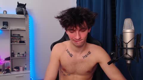 Snapshot of teddy_mode chatting on December 19, 2024, 1:07 am Teddy online show from December 19, 2024, 1:07 am