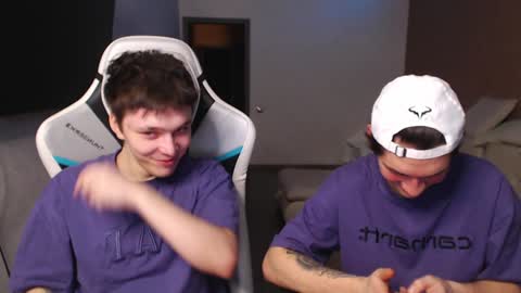 Snapshot of teddy_mode chatting on January 24, 2025, 6:46 pm Teddy online show from January 24, 2025, 6:46 pm