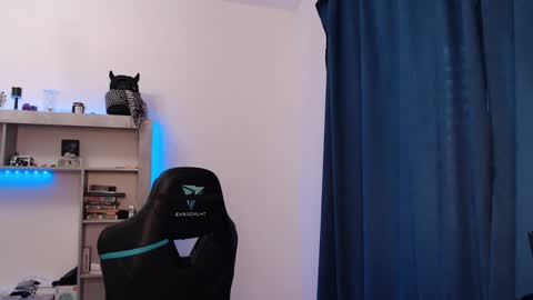 Snapshot of teddy_mode chatting on February 8, 2025, 8:09 am Teddy online show from February 8, 2025, 8:09 am