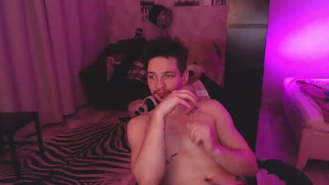 Snapshot of teddy_mode chatting on March 3, 2025, 12:26 am Teddy online show from March 3, 2025, 12:26 am